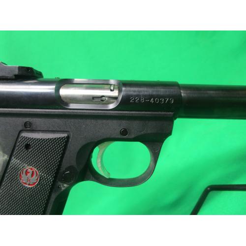 USED 10107 RUGER 22/45 MK III 22LR 5.5" HEAVY BARREL.  BLUED SEMI AUTO PISTOL. W/CASE & 2-10RD MAGS 98%