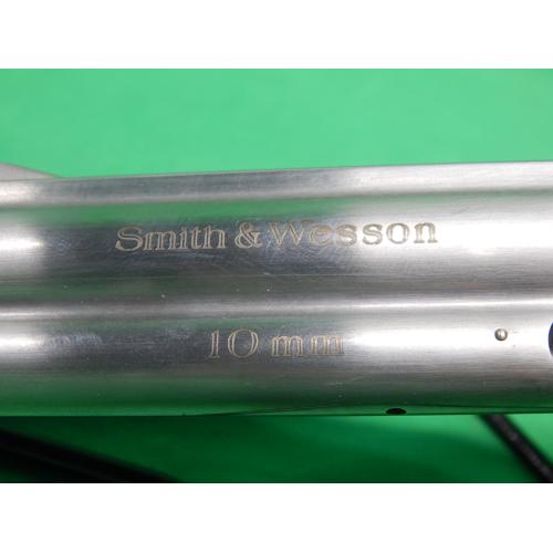 USED SMITH & WESSON 103575 610-1 10MM 6.5" STAINLESS 6RD REVOLVER. AS NEW IN BOX. FACTORY TEST FIRED ONLY? FAINT DRAG LINE ON CYLINDER. 99%+ (Consignment)