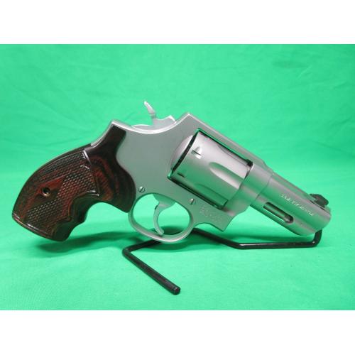 USED RARE SMITH & WESSON 170178 681PC .357MAG STAINLESS 7RD REVOLVER. CAMFOUR EXCLUSIVE LESS THAN 500 MADE. IN CASE. EXCELLENT CONDITION 98%+ (Consignment)