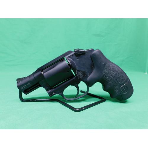 USED SMITH & WESSON M&P BODYGUARD 38SPL 1.875" W/ BOX AND TWO GRIPS