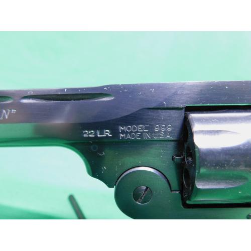 USED HARRINGTON & RICHARDSON J99902 999 SPORTSMAN 6" BLUED 9 SHOT .22LR REVOLVER. EXCELLENT IN BOX. SHOWS LIGHT HANDLING WEAR. 98%+ COLLECTOR ESTATE (Consignment)