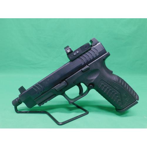 USED SPRINGFIELD ARMORY XDM-9 9MM 4.5" BLACK PISTOL. W/VORTEX VENOM, CASE & (3) 19RD MAGS. INCLUDES 5.25" THREADED BBL. GOOD USED CONDITION 95%