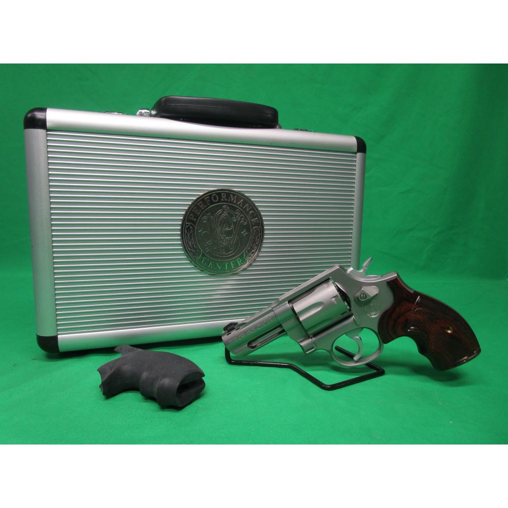 USED RARE SMITH & WESSON 170178 681PC .357MAG STAINLESS 7RD REVOLVER. CAMFOUR EXCLUSIVE LESS THAN 500 MADE. IN CASE. EXCELLENT CONDITION 98%+ (Consignment)