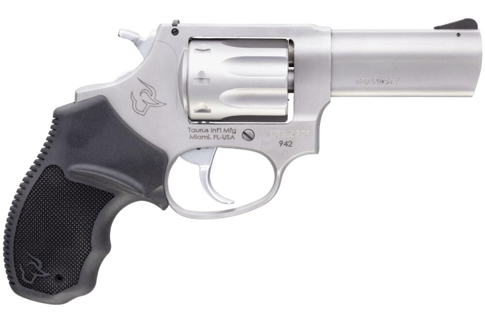 TAURUS 942 22LR 3 8-SHOT