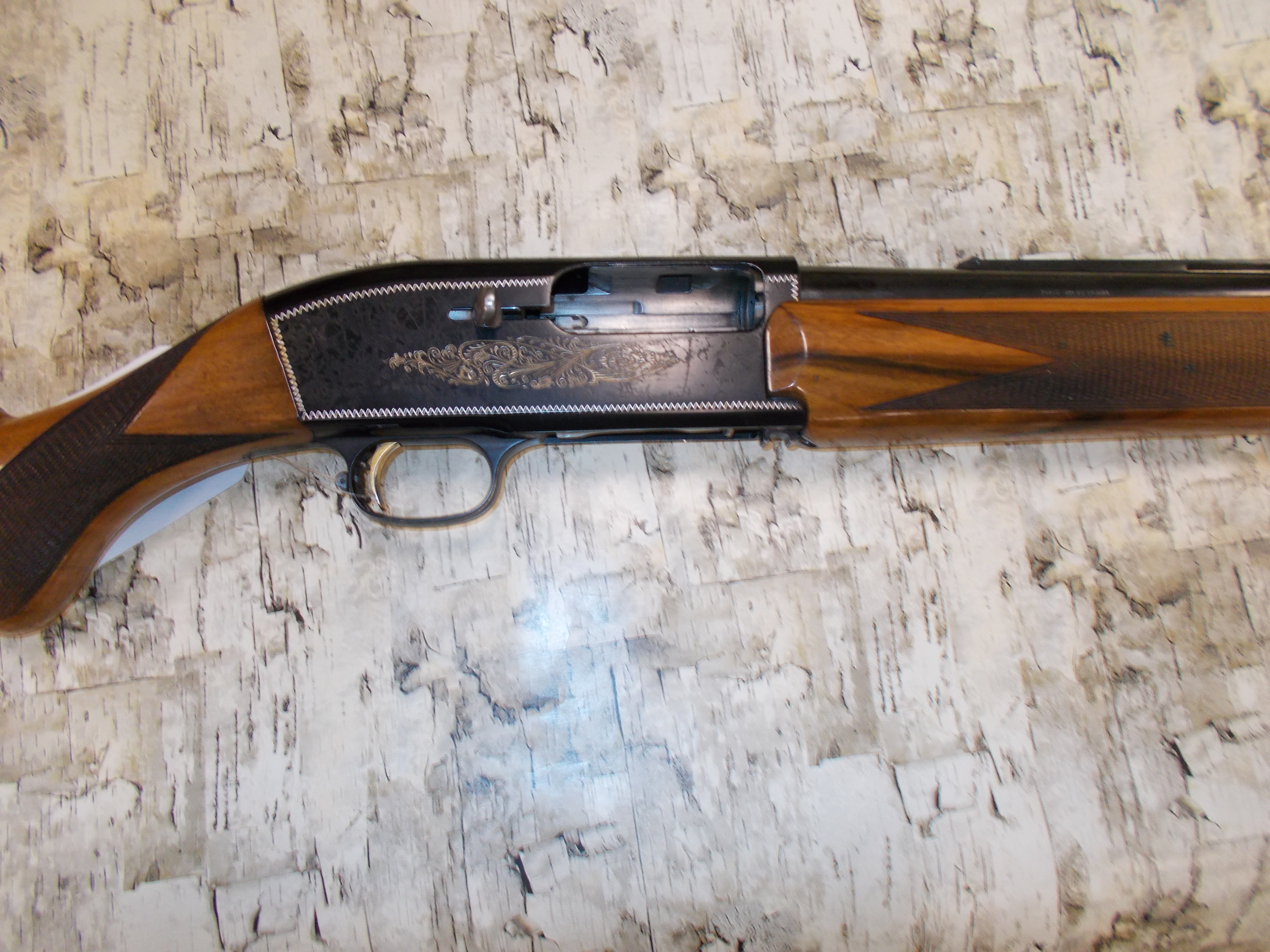 BROWNING TWELVETTE 12GA 2 SHOT SHOTGUN  USED GUN NO BOX-img-1