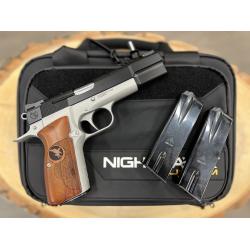 NIGHTHAWK CUSTOM SPRINGFIELD SA-35 BROWNING HI-POWER TWO TONE FINISH 4.7 NIGHTHAWK CUSTOM SPRINGFIELD SA-35 BROWNING HI-POWER TWO TONE FINISH 4.7
