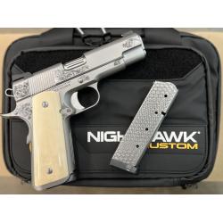 NIGHTHAWK CUSTOM 1911 VIP COMMANDER SILVER HIGH POLISHED STAINLESS REVOLVER ENGRAVED MAMMOTH GRIPS GLD BEAD HEINIE REAR .45ACP