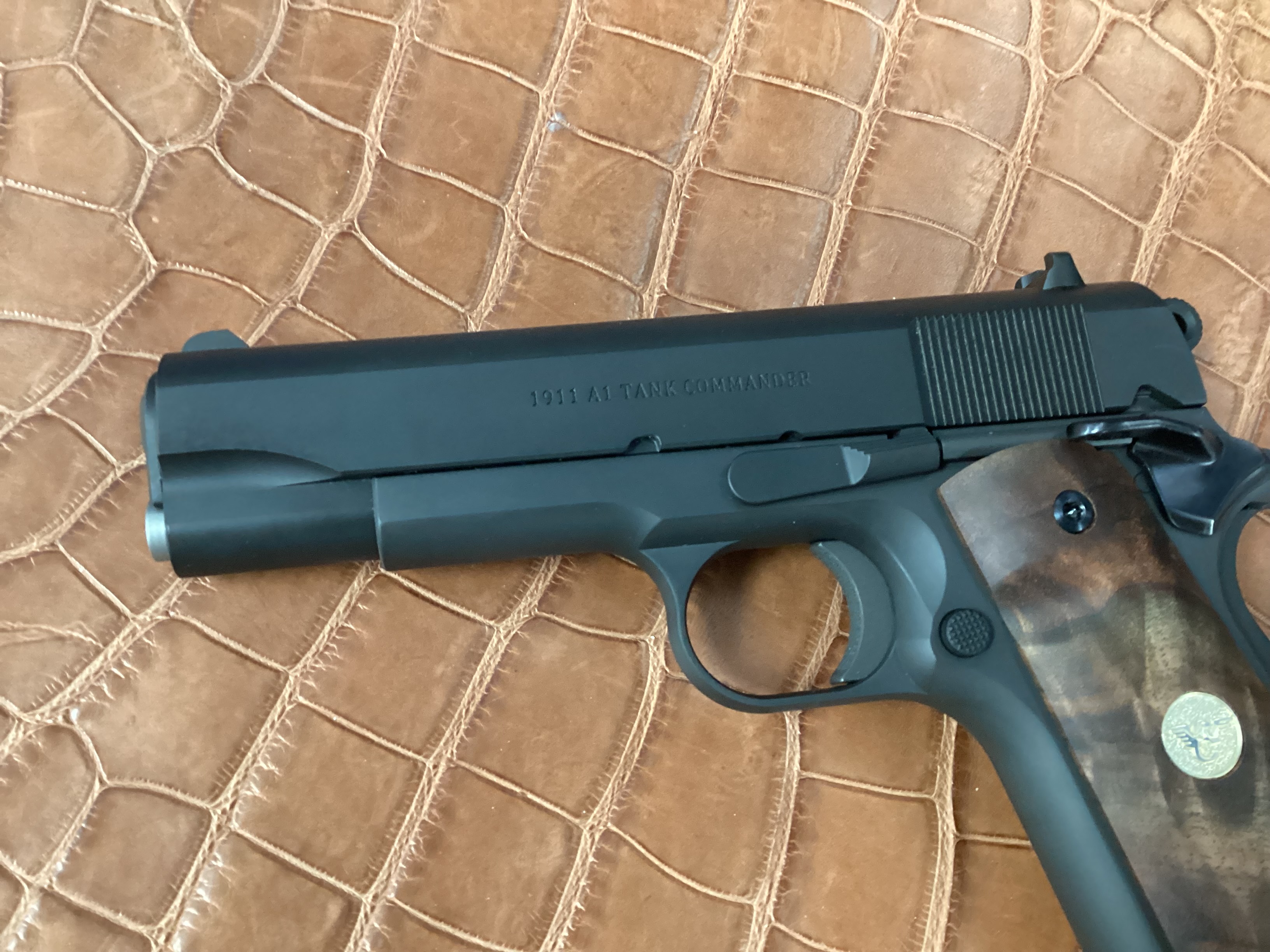 Tisas 1911, 9mm WILSON UPGRADES w/ 4 mags, case -img-2