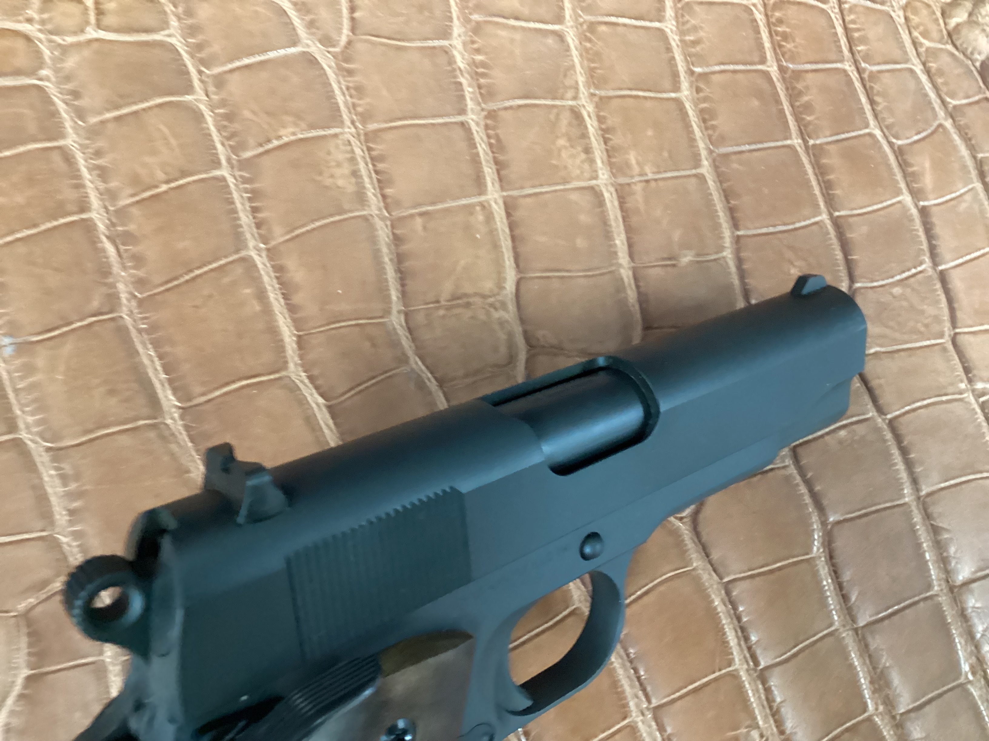Tisas 1911, 9mm WILSON UPGRADES w/ 4 mags, case -img-4