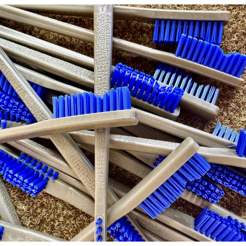 Otis Nylon Cleaning Brush