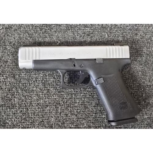 CONSIGNMENT GLOCK G48 9MM BLK FRAME SS SLIDE WITH TRIJICON NIGHT SIGHTS (Consignment)