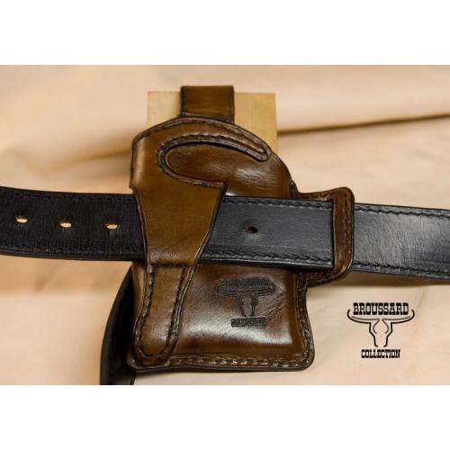BROUSSARD COLLECTION, PHONE HOLSTER
