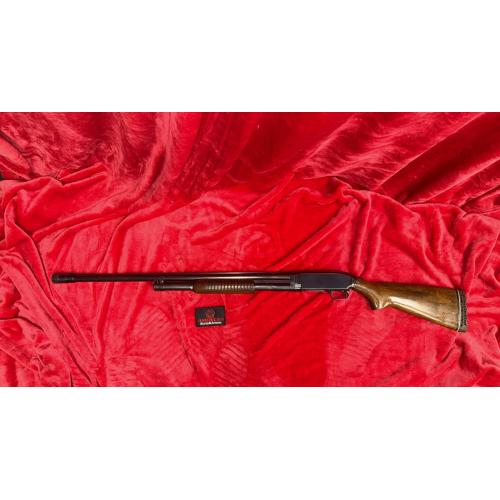 WINHCESTER MODEL 12 12 GUAGE SHOTGUN