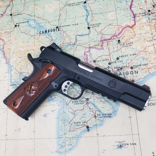 SPRINGFIELD OPERATOR 45
2 MAGAZINES
CASE
