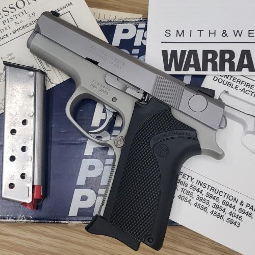 SMITH & WESSON 3953