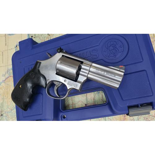 SMITH & WESSON 686-6 7 SHOT .357 MAGNUM