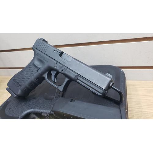 GLOCK 17 GEN 4 WITH CASE