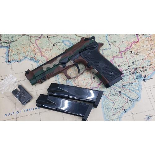 3 MAGAZINES