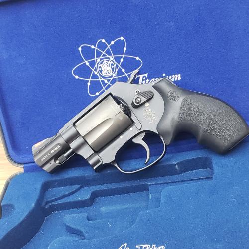 Smith & Wesson 337 airlite pd 38 spl