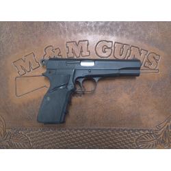 Pre-Owned Fabrica Militar HI-Power Chambered In 9mm. Produced Under FN License And Manufactured 
Using FN-supplied Machinery and Specifications. (Consignment)