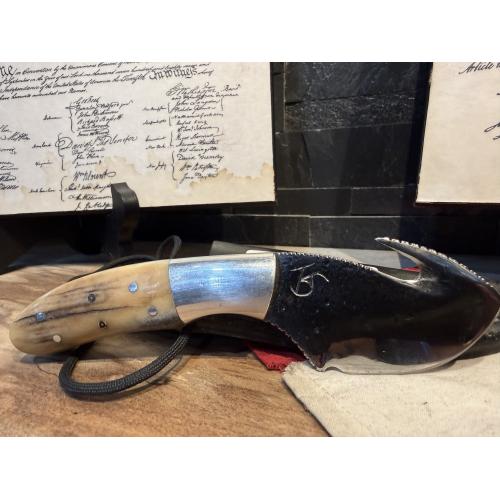 knife made with elk anter