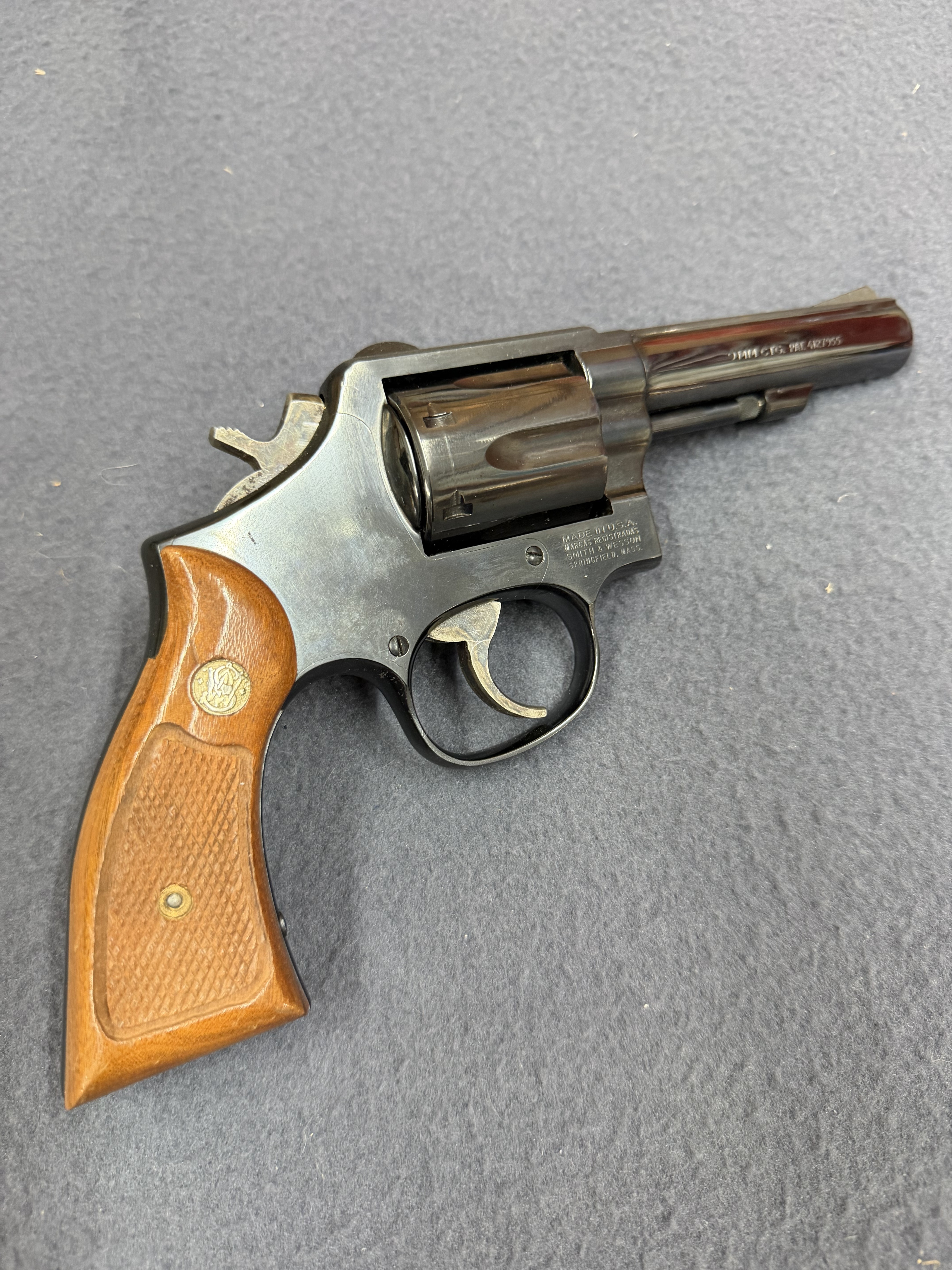 S & W rare 9MM revolver 6 round. Wood grips very nice and original box.-img-2
