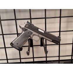 Used Sig Sauer 1911 Max Michel 40 S&W, comes with original case and two magazines
