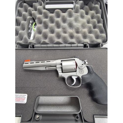 SMITH & WESSON 686