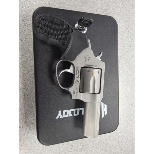 TAURUS 856