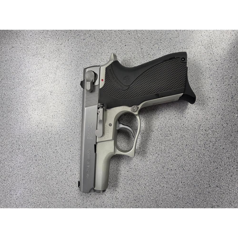 SMITH & WESSON 6906 W/ ORIGINAL BOX