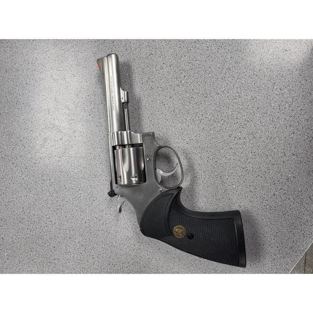 SMITH & WESSON MODEL 63 W/ ORIGINAL BOX