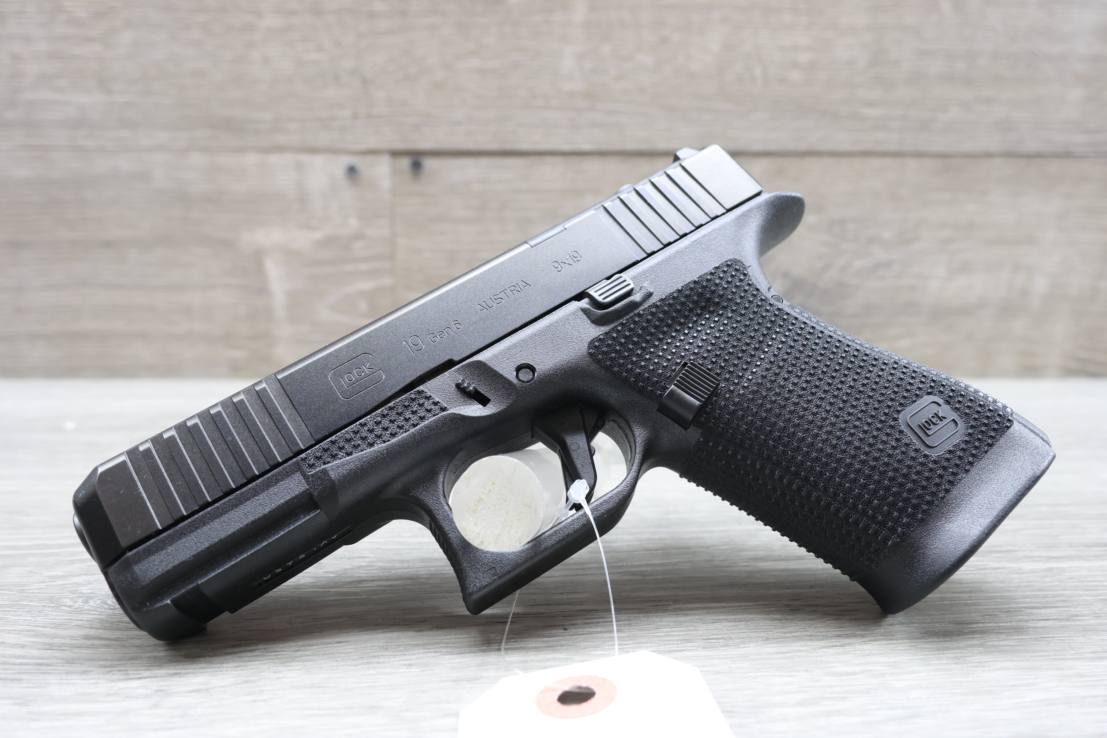 Glock 19 Gen 6 9mm - Optic-Ready, Flat Trigger, 10rd Mags - New In Box-img-2