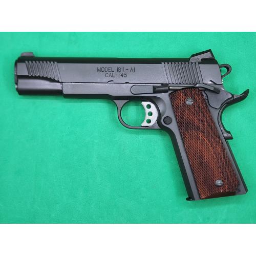 Springfield 1911 5in black wood grips