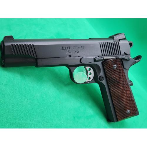Springfield 1911 5in black wood grips
