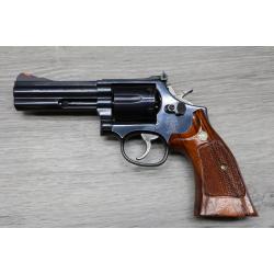 Smith & Wesson Model 586-2 Distinguished Combat Magnum 4