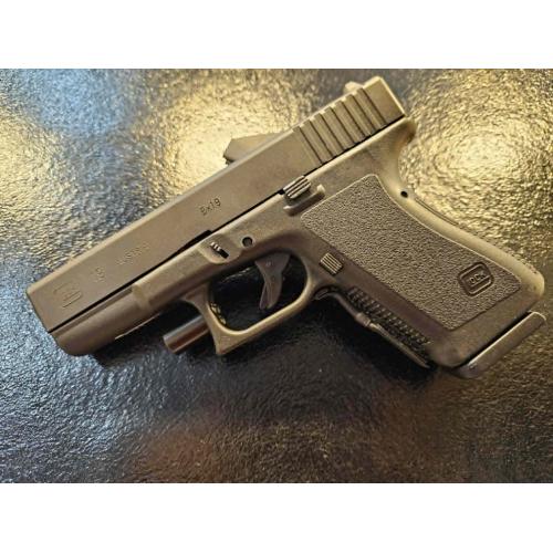 USED - Glock 19 9MM Pistol