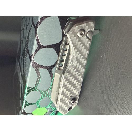 Heretic Jinn Button Lock Flipper — DLC CPM-MagnaCut Blade, Carbon Fiber Handle | H213-6A-CF